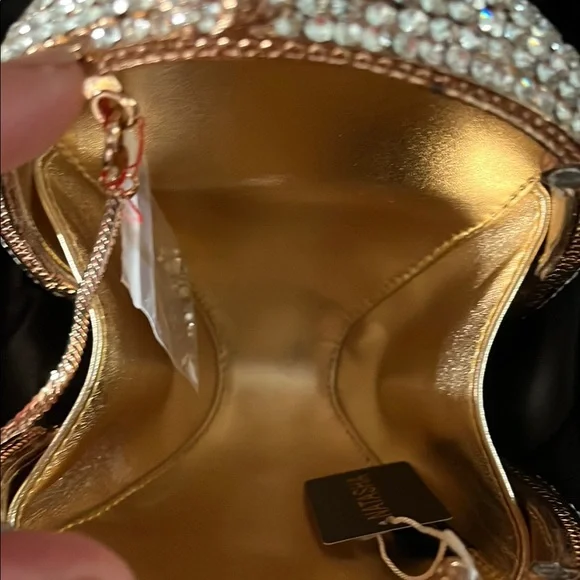 Sparkling Crystal Skull Clutch - Picture 3 of 9